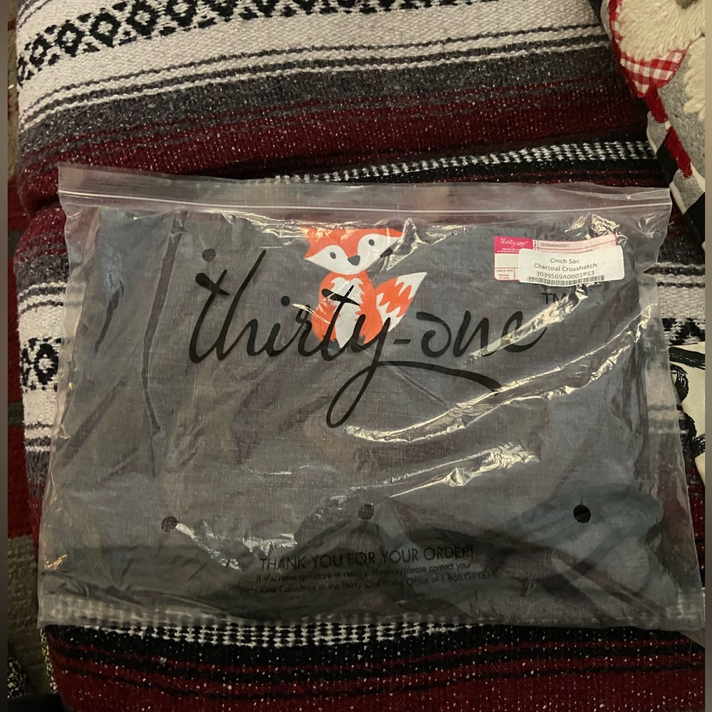 Thirty One Gifts Cinch Sac Charcoal Crosshatch embroidered fox design